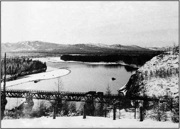 Мост черев р Кулу Фото 70х гг XX века Здесь на Кулинской электростанции - фото 57