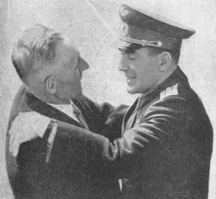 9 августа 1961 года в Москве на Внуковском аэродроме космонавт Герман Титов - фото 28