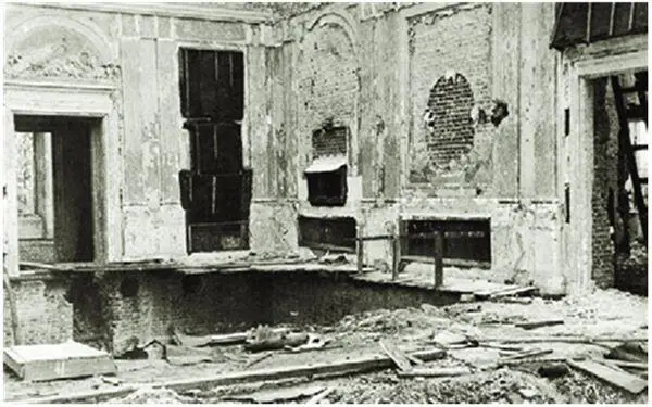 Белый зал в Гатчинском дворце Фотограф А К Сидава 1944 г ГБУК - фото 24