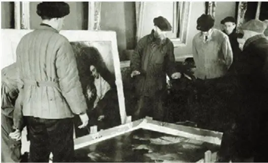 Распаковка экспонатов вернувшихся в Эрмитаж из эвакуации 1945 г - фото 68