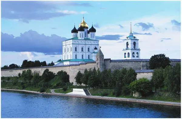Вид на Кремль 2000е гг Пушкинские горы Разрушенный оккупантами - фото 85