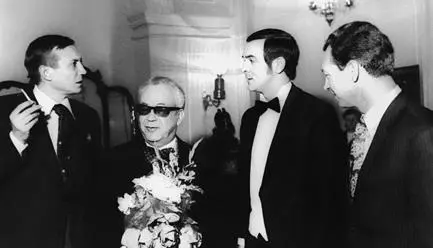 Прославившийся на весь Советский Союз в 1960х гг эстрадный и оперный певец - фото 25
