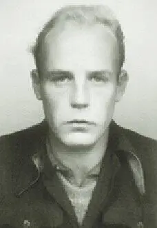Вверху Вольфганг Виндингстад в 1944 году когда он завербовался внизу когда - фото 30