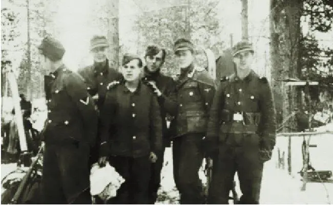 На оборотной стороне этой фотографии написано Зима 1944 года в Карелии - фото 81