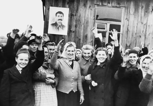 Колхозники Колхоз Красная Нива РГАСПИ Демонстрация 7 ноября в Таллине - фото 26