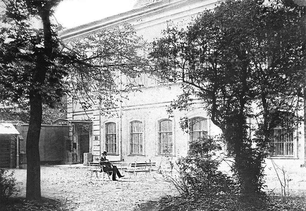 Южный флигель Фонтанного дома Фото 1870х гг Южный флигель Фонтанного дома - фото 43