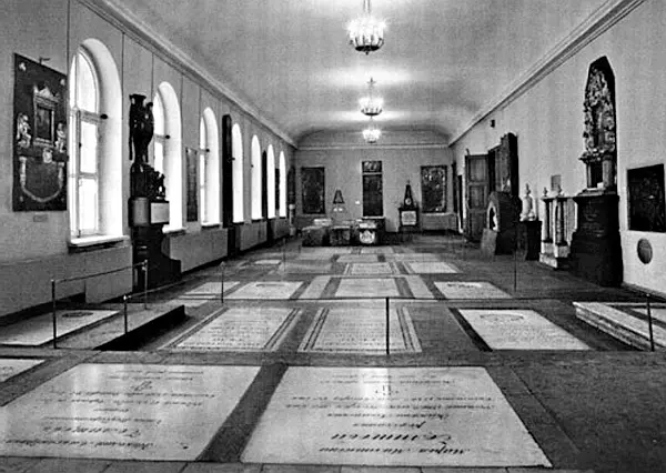 Лазаревская церковьусыпальница в АлександроНевской лавре В Москве семейной - фото 36