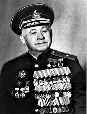 Иван Дмитриевич Папанин Раз в полгода здание посещал районный архитектор ГИОП - фото 88