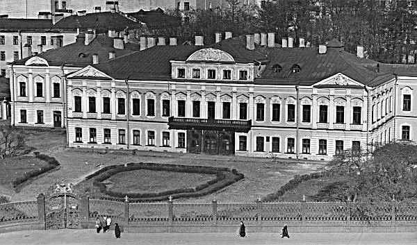 Шереметевский дворец Фото середины 1990х гг Шереметевский дворец Ограда - фото 89
