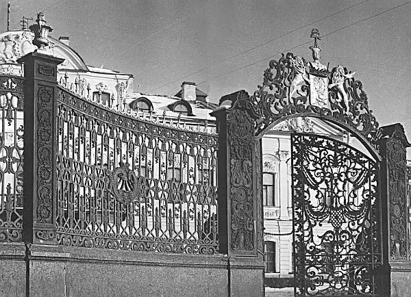 Шереметевский дворец Ограда Современное фото Определенный интерес к - фото 90