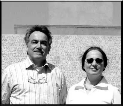 Евгений Беркович и Елена Минкина у памятника в Ганновере май 2006 Совместными - фото 38