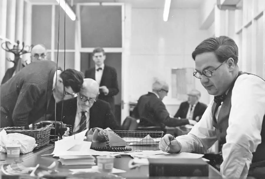 Комната заместителей редактора в Бат ивнинг кроникл приблизительно 1975 год - фото 3