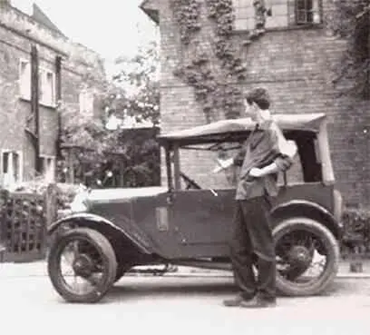 Мой первый автомобиль 750кубовый остинкорешок 1930 года припаркованный - фото 4