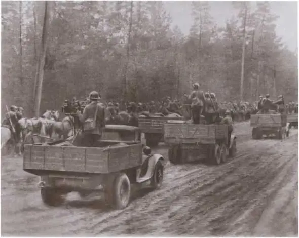 Подразделения Красной армии на марше Западная Белоруссия сентябрь 1939 г - фото 8