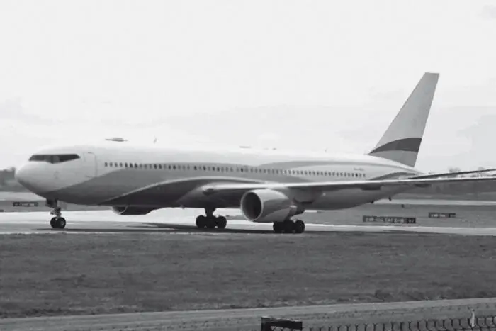Роман Абрамович предпочитает летать на своем частном Boeing 76733A ER Роман - фото 17
