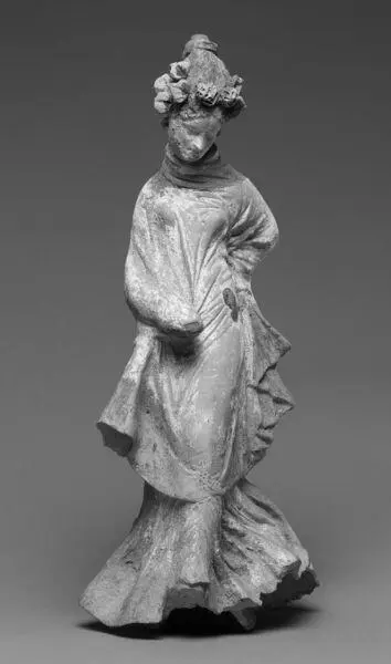 Танцующая девушка в греческой одежде и цветочном венке J Paul Getty Museum - фото 13