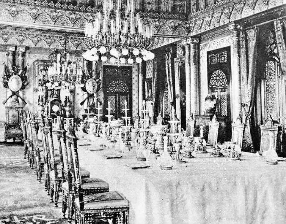 Зал арабесок во дворце Йылдыз Назван так изза своего декора Главный зал - фото 22