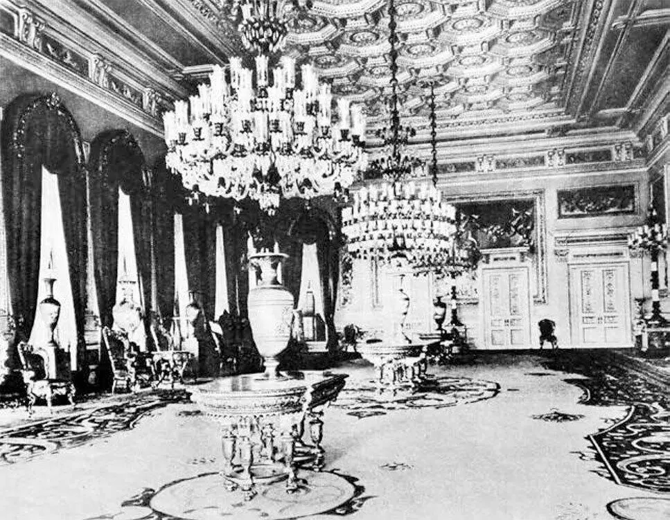 Главный зал первый по величине зал во дворце Йылдыз Подготовка к приему во - фото 23