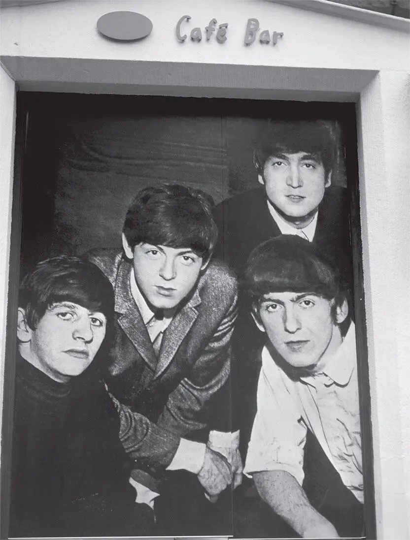 Beatles Led Zeppelin Coldplay David Bowie Elton John Eric Clapton - фото 26