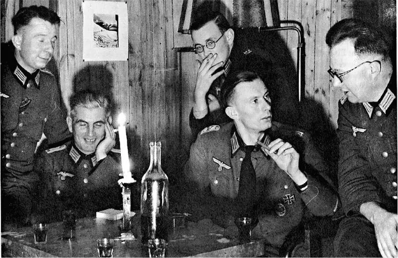 Курт Оргель второй справа в январе 1945 г Немецкий крестовый поход - фото 24