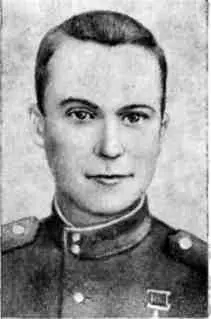 КОМАНДОВАНИЕ БЕРУ НА СЕБЯОн впервые встретился с врагом в небе в 1942 году - фото 149
