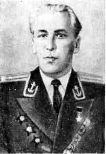 ПОЕДИНОК С МИНАМИРастаял в дымке знойного августовского дня Кронштадт - фото 60