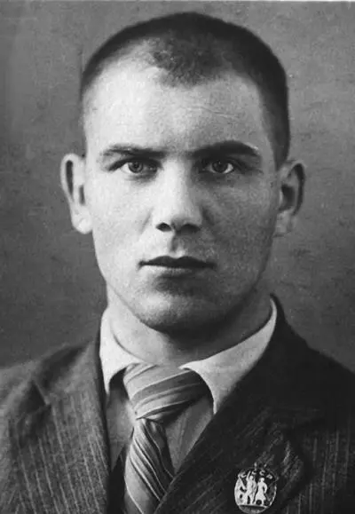 Юрий Константинович Чернявский В конце декабря Алексей Иванович завел разговор - фото 26