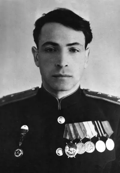 Павел Иванович Смирнов В час ночи группы Саши Никитина и Юры Фролова взорвали - фото 44