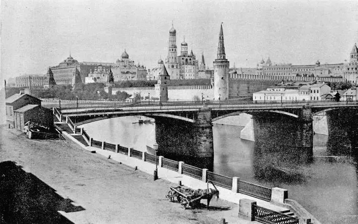 Московский Кремль На следующий день в половине восьмого утра часть нашей - фото 15
