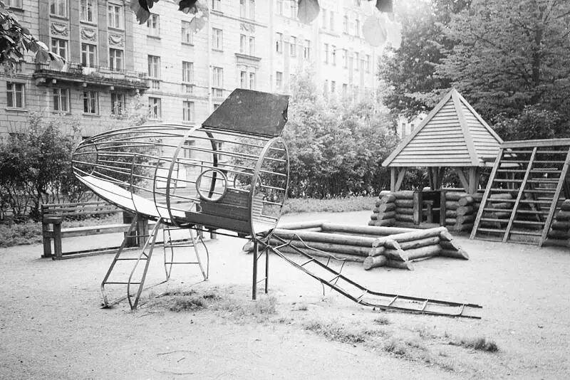 Последний спутник 1999 Фотография Светлана Бойм До киберпространства - фото 19