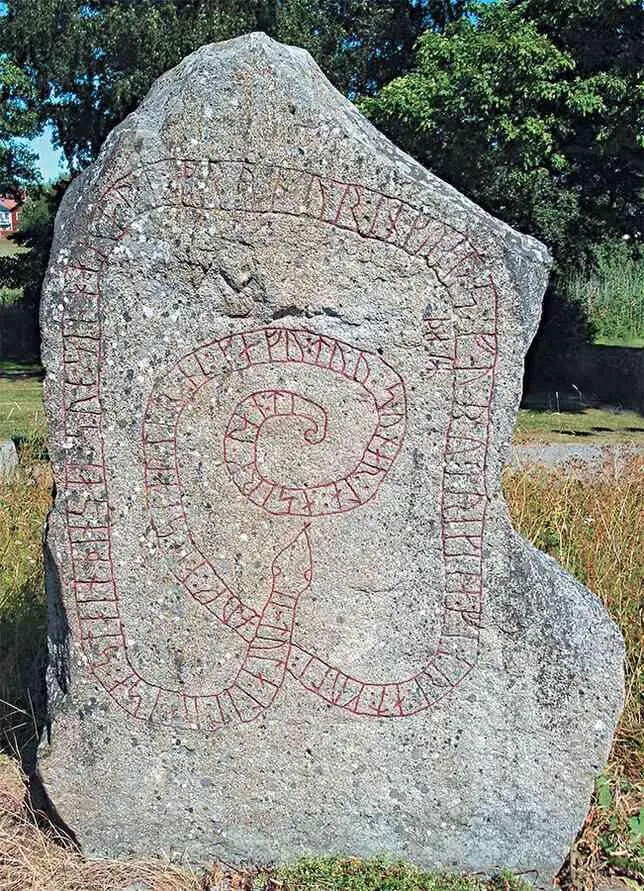 Рунический камень из Грипсхольма Sö 179 поставленный в память о Харальде - фото 141