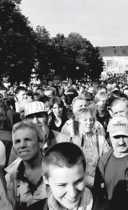 Пушкинская площадь 22 августа 2010 года Она не помнит точной даты но день - фото 13