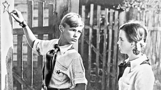 Кадр из фильма Тимур и его команда 1940 год Кадр из фильма Тимур и его - фото 28