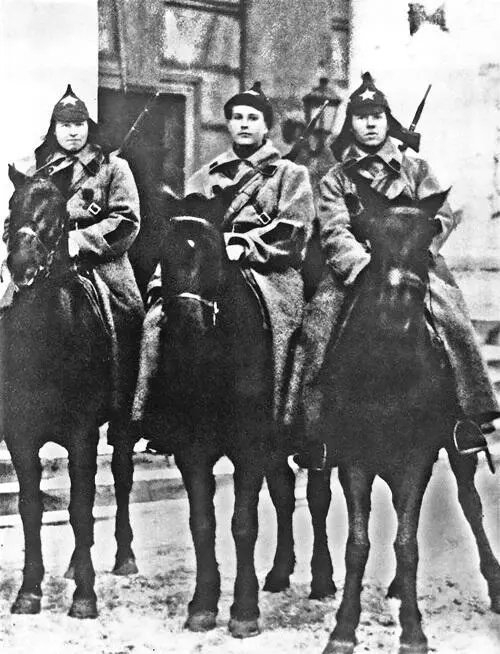 Красноармейцы 1920 год Красноармейский патруль Петроград 1917 год - фото 69