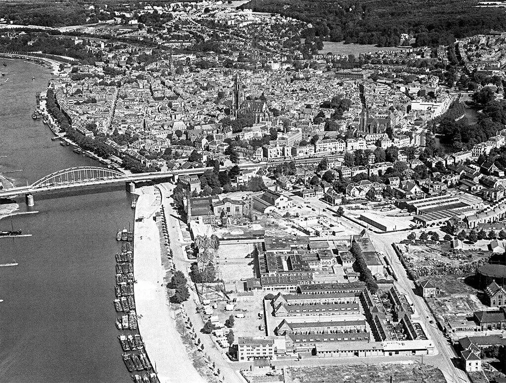 2 Арнем Мост через НедерРейн Фотография сделана незадолго до начала войны - фото 19