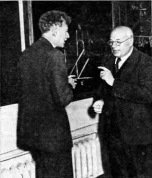 Л Д Ландау и К Мендельсон Москва 1957 г Лев Давидович Ландау родился 22 - фото 24
