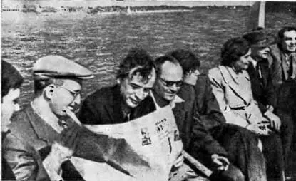 С П Капица Е М Лифшиц Л Д Ландау А И и И А Ахиезеры А А Капица - фото 31
