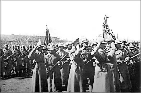 Части кронштадтского гарнизона принимают присягу на Якорной площади 1923 г - фото 205