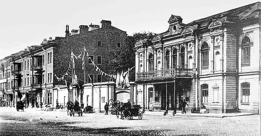Театр на Офицерской улице 39 не сохранился Фото 1910х гг В саду был - фото 192