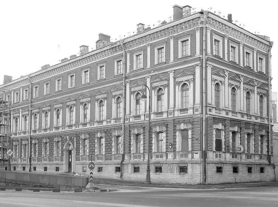 Дом 2 по набережной Кутузова Современное фото Через год у них родился сын - фото 442