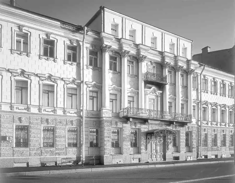 Дом 16 по набережной Кутузова Частный дом Современное фото В Петербурге - фото 477