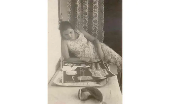 Луиза Налбандян Надпись на обороте Непременно будущий медик 1937 г - фото 30