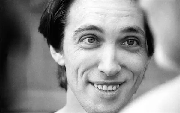 Сергей был невероятно фотогеничен и Ханс Кумпф прекрасно уловил это в серии - фото 63