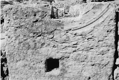 Циркулярные следы на опоре в Герасе Ritti 2007 Подсказка нашлась в двух - фото 22