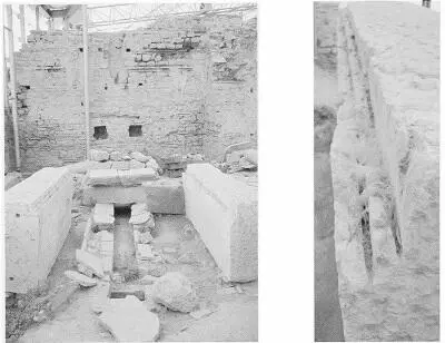 Остатки конструкции в Хангхаусе Эфес слева Следы от пиления на мраморном - фото 27