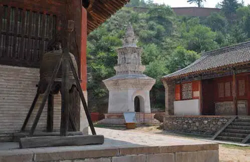 Храм Дафогуансы горы Утайшань пров Шаньси Единство Трех учений стела - фото 10