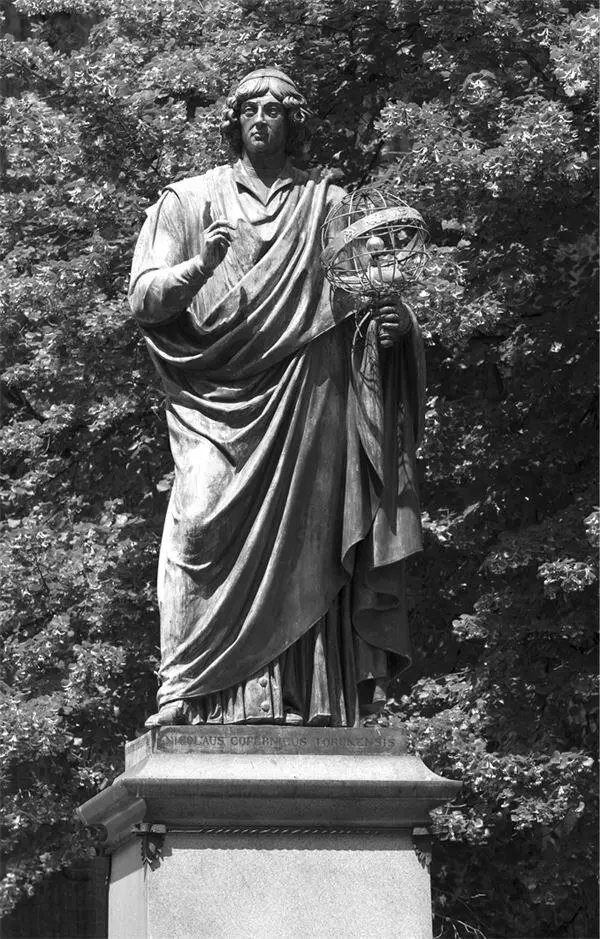 Памятник Копернику в Торуне Польша 4 Не сменить ли нам картину мира - фото 2