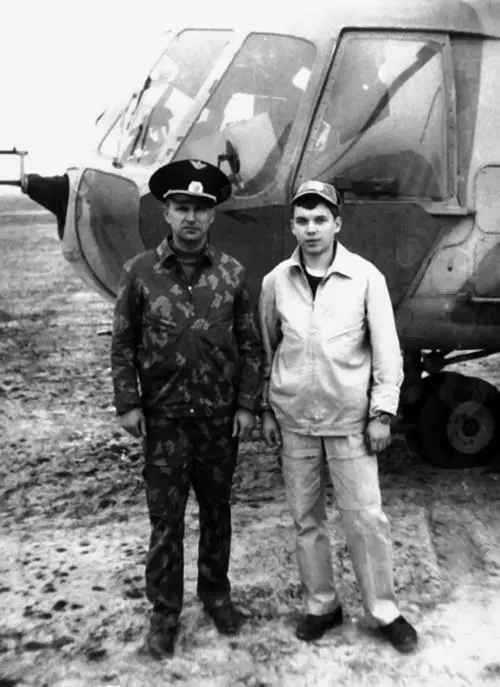 Отец и сын Виктор и Алексей Неробеевы Разнузданная толпа круша все на своем - фото 17