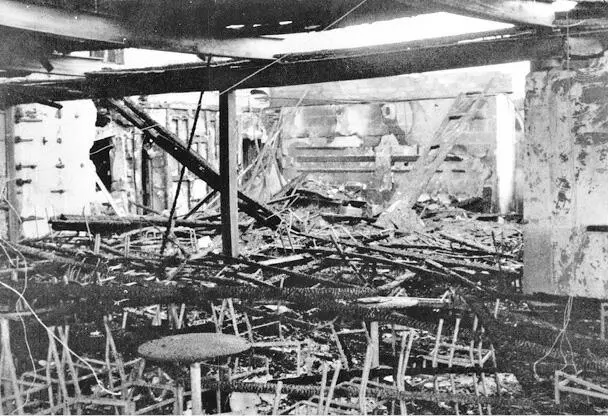 Рис 11Руины Баллимагорри Армс после взрыва в 1973 году Этот конфликт был - фото 1