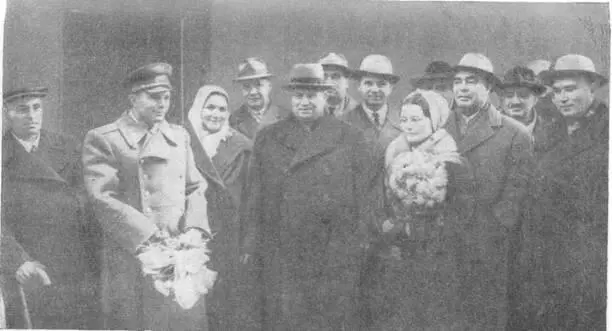 Москва Кремль 14 апреля 1961 года Руководители партии и правительства с - фото 39
